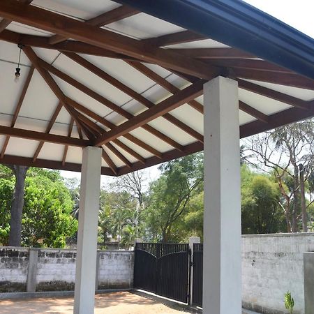 Silverline Guest House Anuradhapura Esterno foto