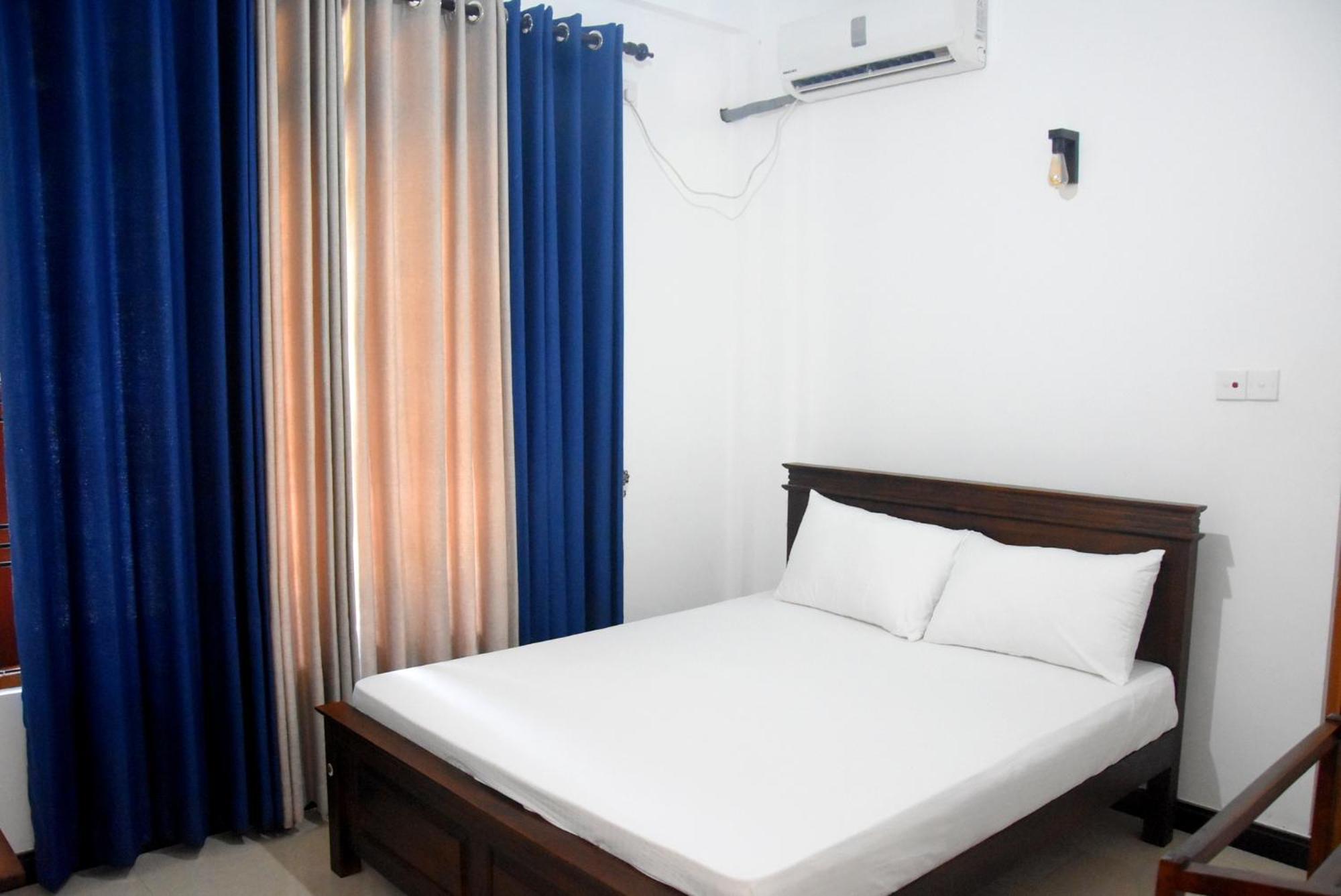 Silverline Guest House Anuradhapura Esterno foto