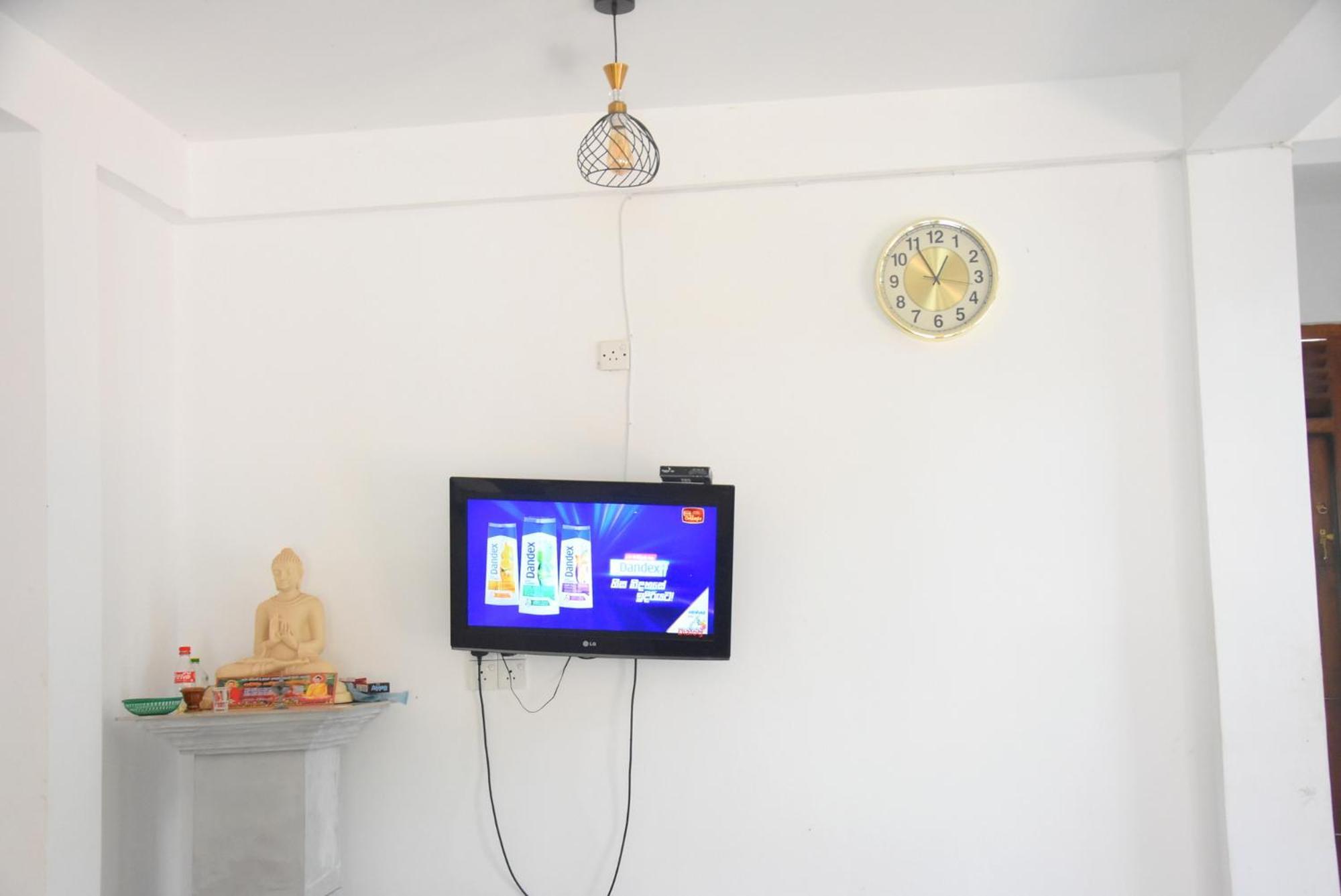 Silverline Guest House Anuradhapura Esterno foto