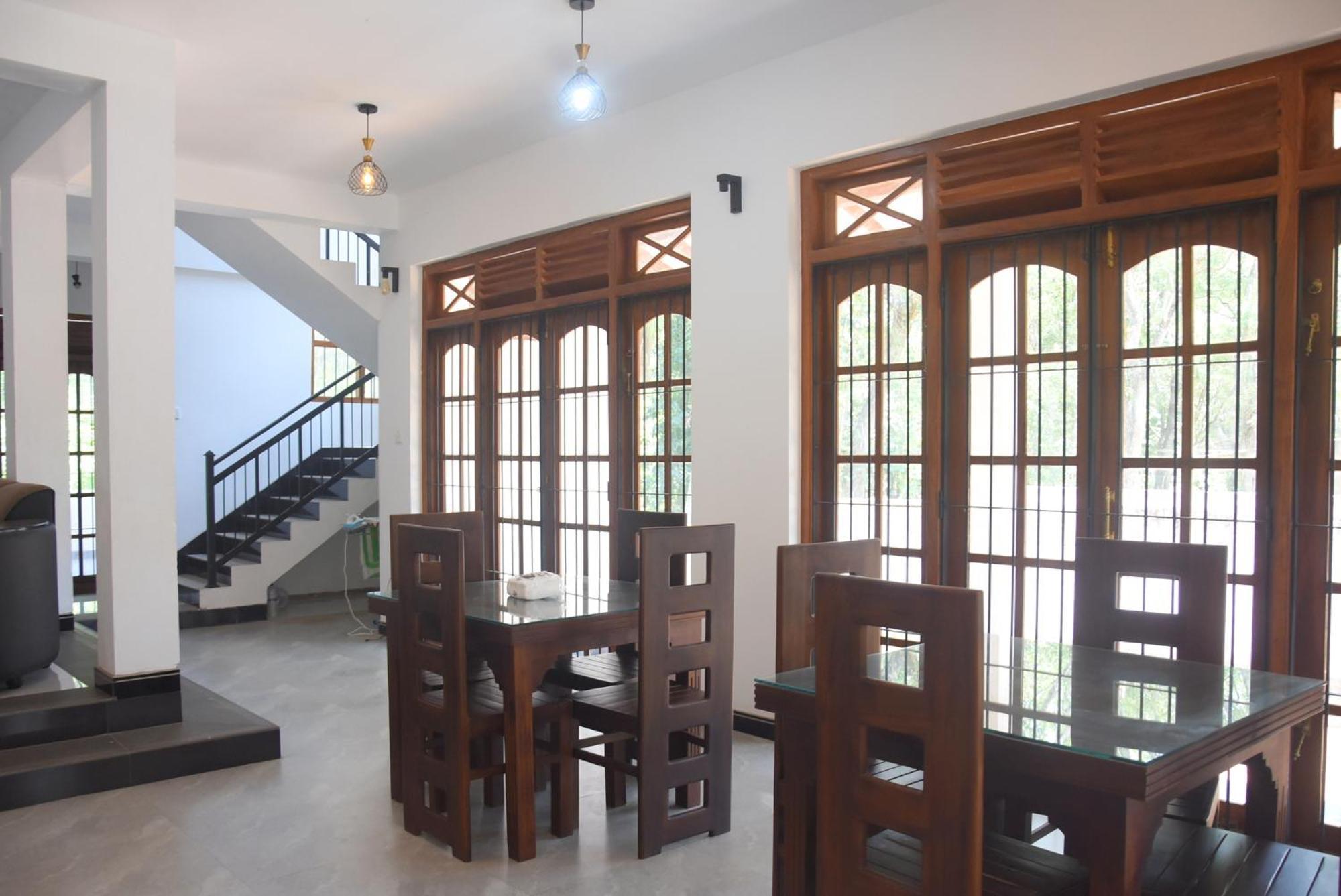 Silverline Guest House Anuradhapura Esterno foto