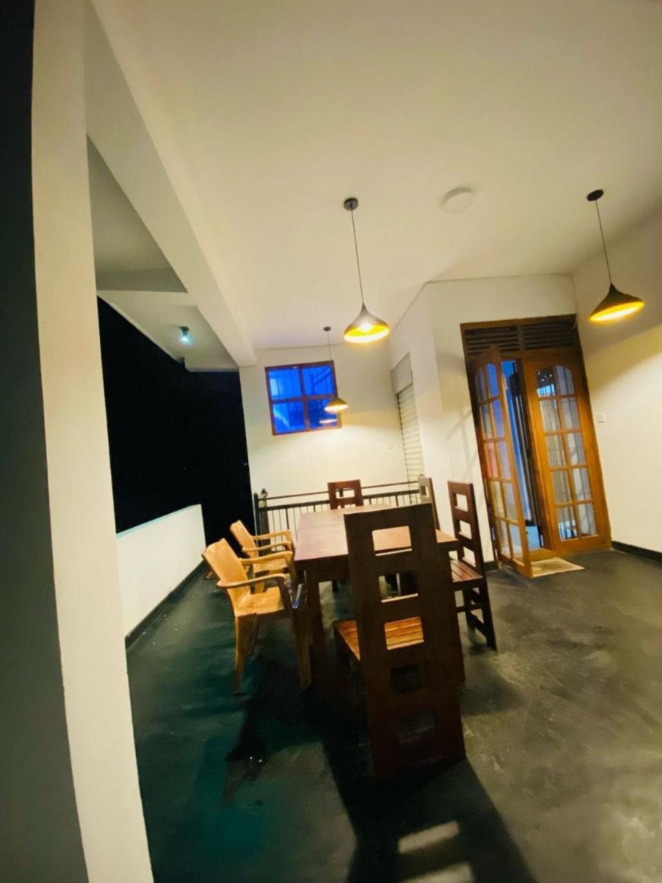 Silverline Guest House Anuradhapura Esterno foto